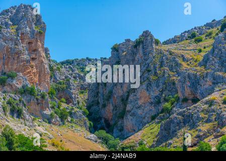 Felsenlandschaft des Naturparks Sierras Subbeticas in Spanien Stockfoto