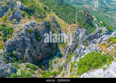 Felsenlandschaft des Naturparks Sierras Subbeticas in Spanien Stockfoto