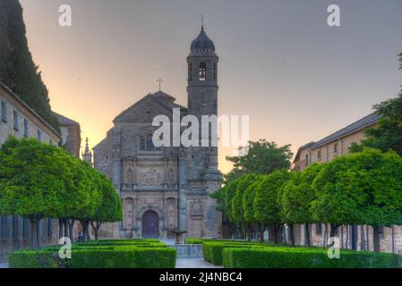 Sonnenaufgang Ansicht von Sacra Capilla del Salvador in der spanischen Stadt Ubeda Stockfoto