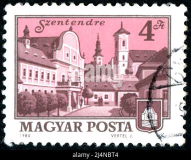 UNGARN - UM 1980: Eine in Ungarn gedruckte Briefmarke, die eine Ansicht der Stadt Szentendre zeigt, um 1980 Stockfoto