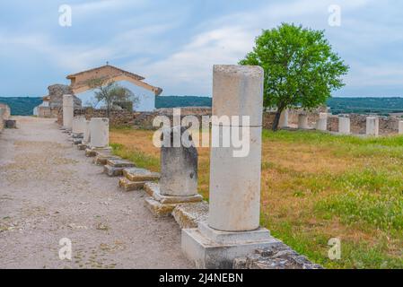 Ermita Virgen de los Remedios bei den römischen Ruinen von Segobriga in Spanien Stockfoto