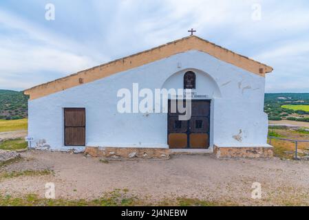 Ermita Virgen de los Remedios bei den römischen Ruinen von Segobriga in Spanien Stockfoto