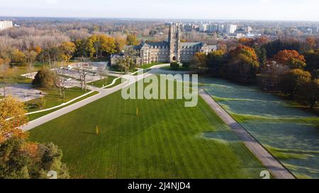 London Ontario Kanada, November 2022.St. Peter's Seminary, 1040 Waterloo Aerial Vorderansicht. Luke Durda/Alamy Stockfoto