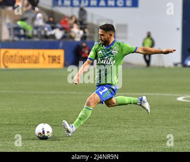 Seattle, WA, USA. 16. April 2022. Seattle Sounders Mittelfeldspieler Cristian Roldan beim MLS-Fußballspiel zwischen Inter Miami und Seattle Sounders FC im Lumen Field in Seattle, WA. Steve Faber/CSM/Alamy Live News Stockfoto