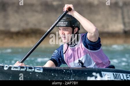 Lee Valley, Großbritannien. 16. April 2022. Ellis Miller im Jahr C1W während der britischen Kanu-Slalom Olympic Qualification in Lee Valley am 16. April 2022. Foto von Phil Hutchinson. Nur zur redaktionellen Verwendung, Lizenz für kommerzielle Nutzung erforderlich. Keine Verwendung bei Wetten, Spielen oder Veröffentlichungen einzelner Clubs/Vereine/Spieler. Kredit: UK Sports Pics Ltd/Alamy Live Nachrichten Stockfoto