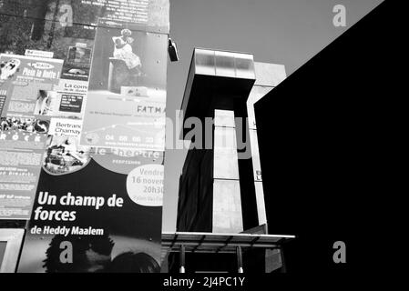 Théâtre de l'Archipel / Theater Archipel in Perpignan das moderne Theatergebäude in Katalonien, l'Archipel ein ikonisches Gebäude in Perpinyà Stockfoto