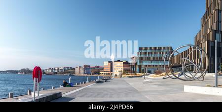 Sønderborg, Dänemark - März 2022: Panoramablick vom Pier in Sonderborg, Stadt im Süden Dänemarks Stockfoto