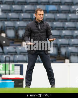 Glasgow, Großbritannien. 07. April 2022. Scottish Cup Halbfinale - Heart of Midlothian FC gegen Hibernian FC 07/04/2022 Pic Shows: HibsÕ-Manager Shaun Maloney weist sein Team an, die Dinge zu beruhigen, während die Herzen im Halbfinale des Scottish Cup in Hampden Park, Glasgow, gegen Hibs treten.Quelle: Ian Jacobs/Alamy Live News Stockfoto