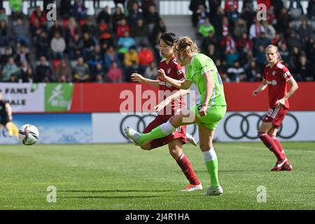 München, Deutschland. 17. April 2022. DIE DFL-VORSCHRIFTEN VERBIETEN DIE VERWENDUNG VON FOTOS ALS BILDSEQUENZEN UND/ODER QUASI-VIDEO. Kredit: dpa/Alamy Live Nachrichten Stockfoto