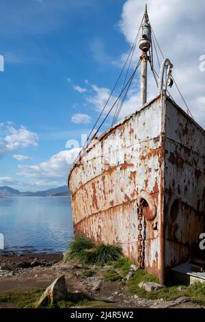 South Georgia, King Edward Cove, Grytviken. Historische Walfangstation. Altes Walfangschiff, die Dias formal die Viiola. Stockfoto