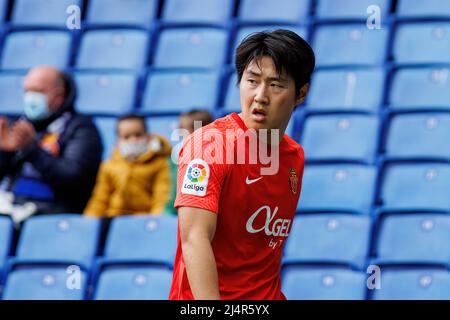 BARCELONA - MAR 20: Lee Kang-in in Aktion beim La Liga Spiel zwischen RCD Espanyol und RCD Mallorca am 20. März 2022 im RCDE Stadion in Barcelon Stockfoto