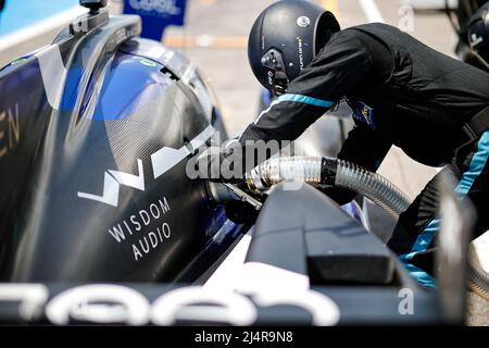 Le Castellet, Frankreich. 17. April 2022. Betanken während der 4-Stunden-Rennen der ELMS European Le Mans Series 2022 in Le Castellet vom 16. Bis 18. April auf dem Kurs von Paul Ricard - Foto Paulo Maria / DPPI Credit: DPPI Media/Alamy Live News Stockfoto