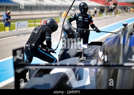 Le Castellet, Frankreich. 17. April 2022. Betanken während der 4-Stunden-Rennen der ELMS European Le Mans Series 2022 in Le Castellet vom 16. Bis 18. April auf dem Kurs von Paul Ricard - Foto Paulo Maria / DPPI Credit: DPPI Media/Alamy Live News Stockfoto