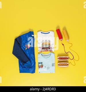 Mode für Kinder - T-Shirts mit Drucken, für Jungen Stockfoto