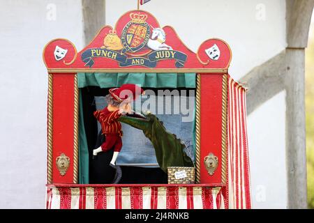 Eine Punch and Judy Show im Weald & Downland Museum in Singleton, Chichester, West Sussex, Großbritannien. Stockfoto