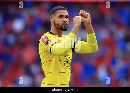 London, Großbritannien. 17. April 2022. Ruben Loftus-Cheek von Chelsea feiert nach dem Spiel. Der Emirates FA Cup, Halbfinale, Chelsea gegen Crystal Palace im Wembley Stadium in London am Sonntag, 17.. April 2022.Dieses Bild darf nur für redaktionelle Zwecke verwendet werden. Nur zur redaktionellen Verwendung, Lizenz für kommerzielle Nutzung erforderlich. Keine Verwendung bei Wetten, Spielen oder Veröffentlichungen in einem Club/einer Liga/einem Spieler.pic von Steffan Bowen/Andrew Orchard Sports Photography/Alamy Live News Credit: Andrew Orchard Sports Photography/Alamy Live News Stockfoto