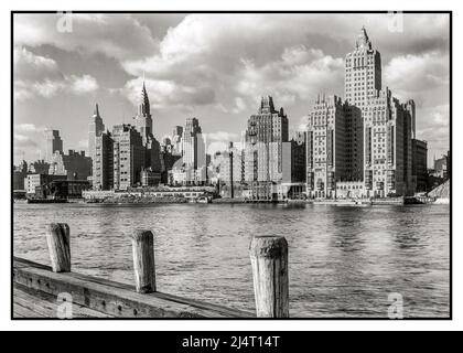 Vintage NEW YORK 1930s Manhattan Wolkenkratzer einschließlich des Empire State Building, des Chrysler Building und des River House, 435 East 52. St.: Eine palastartige Art déco-26-stöckige Kooperative, die 1931 von Bottomley, Wagner & White entworfen wurde und den East River überblickt, die Skyline der Stadt über den East River Manhattan New York USA Stockfoto