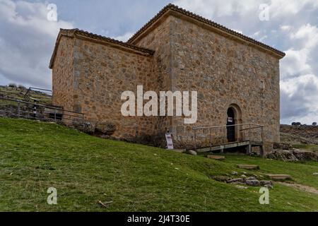 Casillas de Berlanga, Soria, Spanien. 02. April 2022. Mozarabische Einsiedelei von San Baudelio 11. Jahrhundert n. Chr. Stockfoto