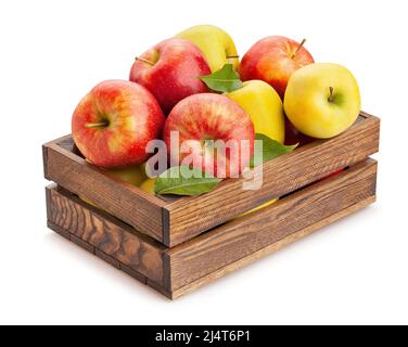 Äpfel in hölzernen Kasten Weg isoliert auf weiß Stockfoto