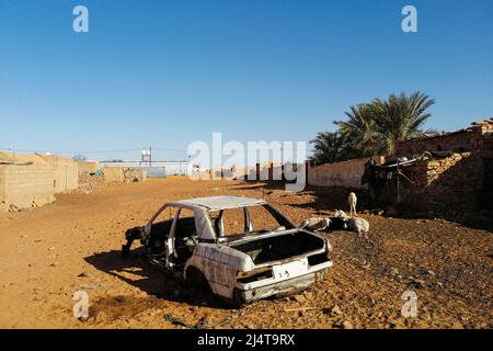 Mauretanien, Chinguetti, altes Auto Stockfoto