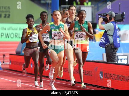 Halimah NAKAAYI aus Uganda , Catriona BISSET aus Australie und Habitam ALEMU aus Äthiopien heizen 800 M Frauen während der Leichtathletik-Hallenweltmeisterschaften 2022 am 19. März 2022 in der stark Arena in Belgrad, Serbien - Foto Laurent Lairys / DPPI Stockfoto