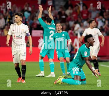 Sevilla, Spanien. 17. April 2022. La Liga Spanisches Fußballspiel La Liga Sevilla vs Real Madrid im Stadion Ramon sanchez Pizjuan, Sevilla 17 April, 2022 Vinicius 900/Cordon Pressequelle: CORDON PRESS/Alamy Live News Stockfoto