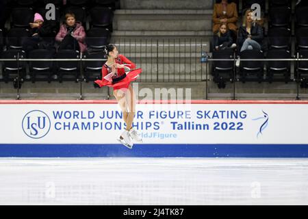 Rion SUMIYOSHI (JPN), während des Freilaufens der Frauen, bei den ISU-Junioren-Eiskunstlauf-Weltmeisterschaften 2022, in der Tondiraba Ice Hall, am 17. April 2022 in Tallinn, Estland. Quelle: Raniero Corbelletti/AFLO/Alamy Live News Stockfoto