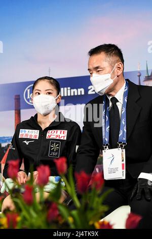 Rion SUMIYOSHI (JPN), bei Kiss & Cry während des Freilaufens der Frauen, bei den ISU-Junioren-Eiskunstlauf-Weltmeisterschaften 2022, in der Tondiraba Ice Hall, am 17. April 2022 in Tallinn, Estland. Quelle: Raniero Corbelletti/AFLO/Alamy Live News Stockfoto