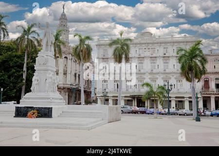 Kuba, Havanna. Statue von José Marti, vor dem Inglaterra Hotel. Stockfoto