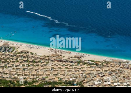 Meereslandschaft der ionischen Küste in Dhermi, Albanien. Stockfoto