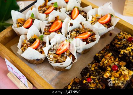 Muffins mit Erdbeere Stockfoto