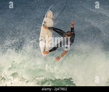 BELLS BEACH, AUS 16. APRIL 2022: John Florence aus Hawaii startet beim WSL Rip Curl Pro Bells Beach. Stockfoto