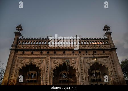 Bara Imambara oder Asfi Imambara ist ein berühmtes Wahrzeichen in Lucknow Indien, das von Nawab von Awadh Asaf Ud Daula geschaffen wurde Stockfoto