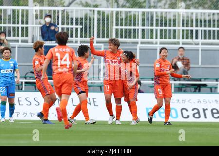 Ajinomoto Field Nishigaoka, Tokio, Japan. 17. April 2022. Albirex Niigata Ladies Team Group, 17. APRIL 2022 - Fußball/Fußball : 2021-22 WE League between Mynavi Sendai Ladies 0-1 Albirex Niigata Ladies im Ajinomoto Field Nishigaoka, Tokio, Japan. Quelle: Naoki Morita/AFLO SPORT/Alamy Live News Stockfoto