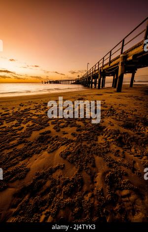 Kingfisher Bay Steg bei Sonnenuntergang. Fraser Island, Queensland, Australien Stockfoto