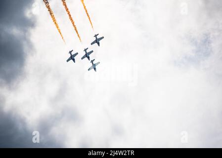 Moose Jaw, Saskatchewan, Kanada - 7. Juli 2019: Royal Canadian Air Force Snowbirds treten auf der Saskatchewan Airshow auf Stockfoto