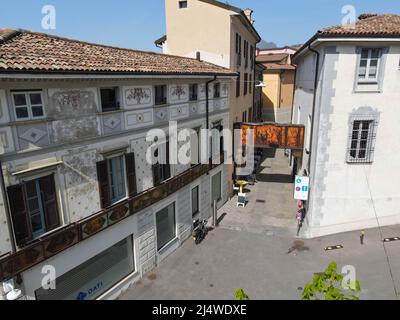 Mendrisio, Schweiz - 15. April 2022: Drohnenansicht bei Mendrisio in der Schweiz Stockfoto