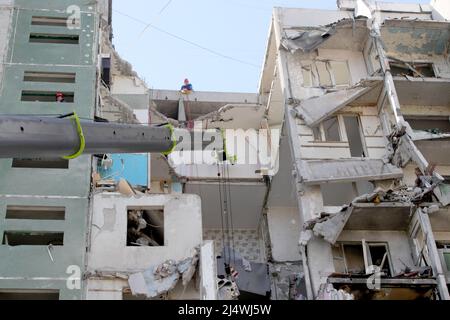 Nicht exklusiv: TSCHERNIW, UKRAINE - 15. APRIL 2022 - die Folgen der Bombardierungen durch russische Truppen sind in Tscherniw, im Norden der Ukraine, zu sehen. Stockfoto