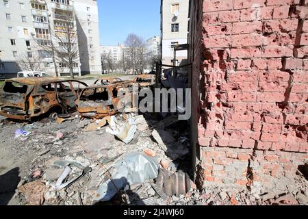 Nicht exklusiv: TSCHERNIW, UKRAINE - 15. APRIL 2022 - die Folgen der Bombardierungen durch russische Truppen sind in Tscherniw, im Norden der Ukraine, zu sehen. Stockfoto