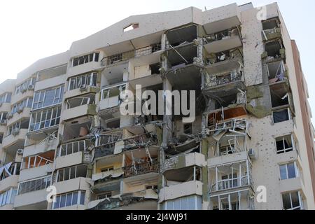 Nicht exklusiv: TSCHERNIW, UKRAINE - 15. APRIL 2022 - die Folgen der Bombardierungen durch russische Truppen sind in Tscherniw, im Norden der Ukraine, zu sehen. Stockfoto