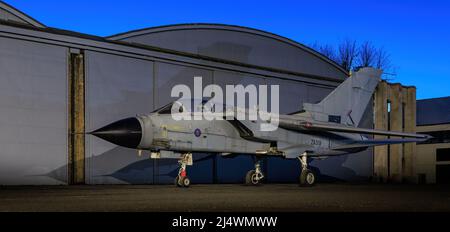 Ex RAF Panavia Tornado GR.1 ZA319 bei Boscombe Down Aviation Collection, Old Sarum Wiltshire, Großbritannien Stockfoto