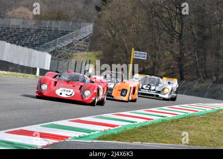 Scarperia, 3. April 2022: Ferrari 312 P Jahr 1969 ex Pedro Rodriguez im Einsatz während des Mugello Classic 2022 auf dem Kurs von Mugello in Italien. Stockfoto