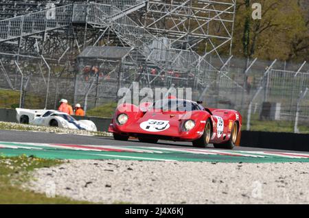 Scarperia, 3. April 2022: Ferrari 312 P Jahr 1969 ex Pedro Rodriguez im Einsatz während des Mugello Classic 2022 auf dem Kurs von Mugello in Italien. Stockfoto