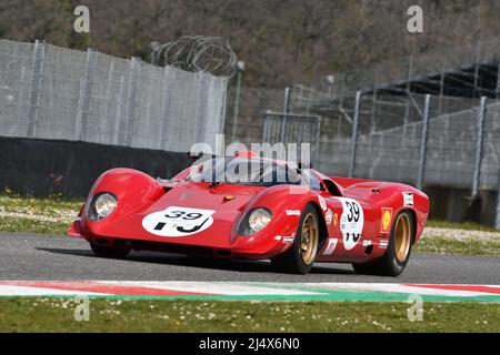 Scarperia, 3. April 2022: Ferrari 312 P Jahr 1969 ex Pedro Rodriguez im Einsatz während des Mugello Classic 2022 auf dem Kurs von Mugello in Italien. Stockfoto