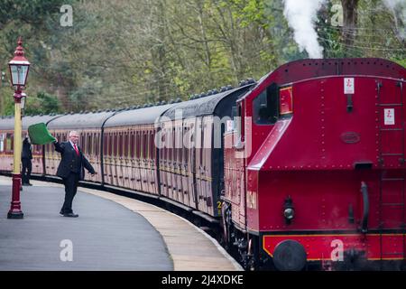 Der Bahnhof Oxenhope auf dem KWVR ist eine einzigartige 5 km lange Zweigbahn im Herzen von West Yorkshire, die historische Dampf- und Dieselzüge durch das atemberaubende Brontë Country führt. Berühmt gemacht für die Rolle, die es in dem Film The Railway Children spielte. Kredit: Windmill Images/Alamy Live Nachrichten Stockfoto