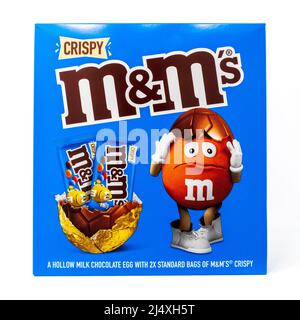 M&M's Crispy Chocolate Large Easter Egg Stockfoto