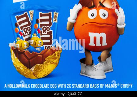 M&M's Crispy Chocolate Large Easter Egg Stockfoto