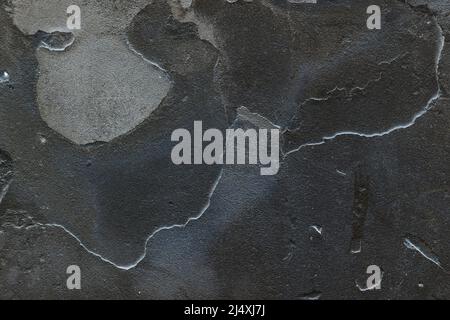 Alte schuppige Wand mit zerstörten Putz. Renovierung des alten Hauses. Industrial Stil Design Wand Hintergrund. Grunge rissige Betonwand mit alter Farbe. Stockfoto