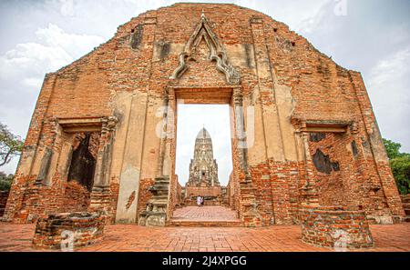 Ayutthaya. 18. April 2022. Das Foto vom 18. April 2022 zeigt den Ayutthaya Historical Park in Ayutthaya, Thailand. Quelle: Wang Teng/Xinhua/Alamy Live News Stockfoto