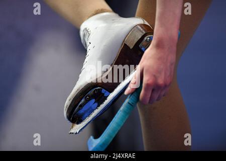 Justine MICLETTE (CAN), während des Freilaufens der Frauen, bei den ISU-Junioren-Eiskunstlauf-Weltmeisterschaften 2022, in der Tondiraba Ice Hall, am 17. April 2022 in Tallinn, Estland. Quelle: Raniero Corbelletti/AFLO/Alamy Live News Stockfoto